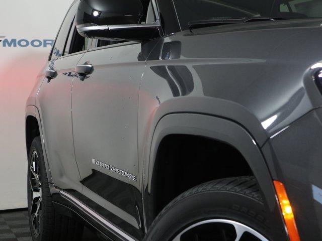 new 2025 Jeep Grand Cherokee car, priced at $69,400