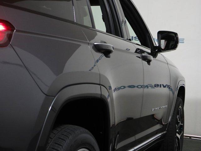 new 2025 Jeep Grand Cherokee car, priced at $69,400