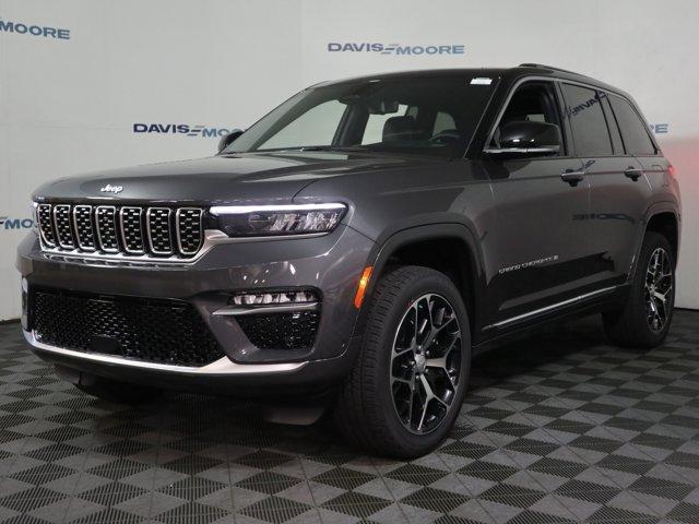 new 2025 Jeep Grand Cherokee car, priced at $69,400