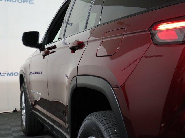 new 2025 Jeep Grand Cherokee car, priced at $42,375