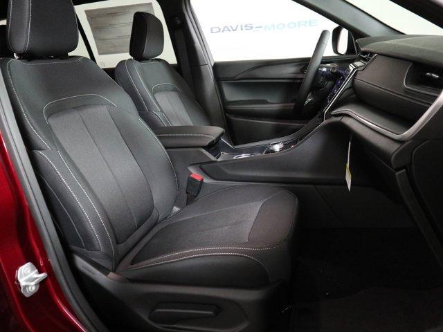 new 2025 Jeep Grand Cherokee car, priced at $42,375