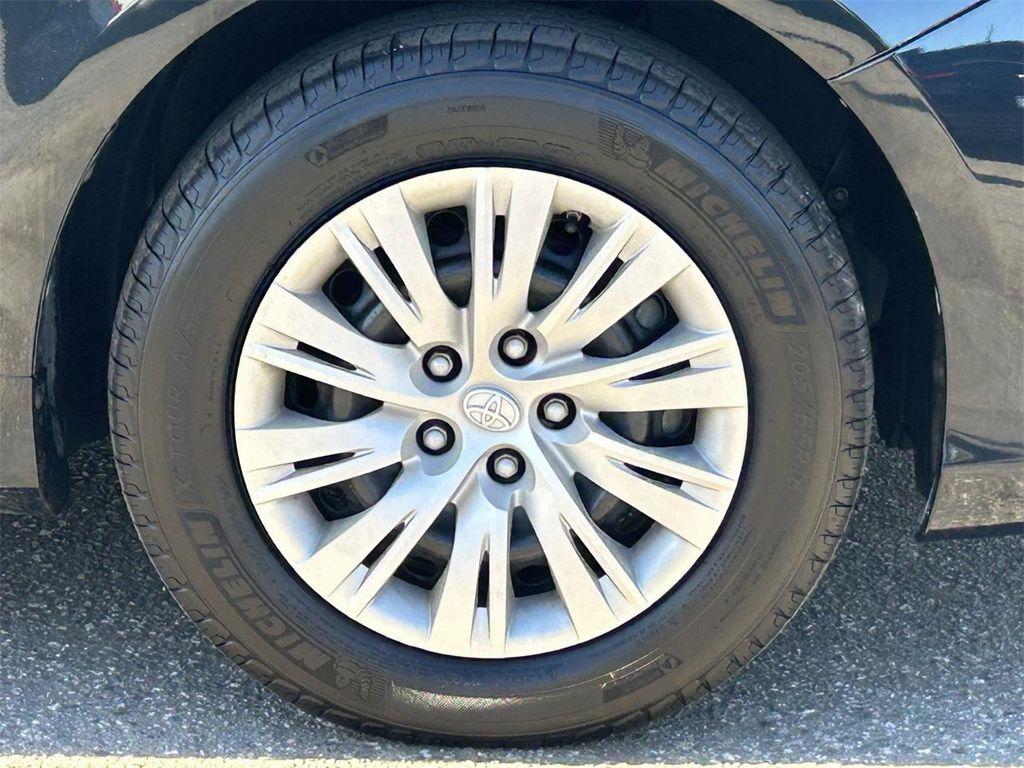 used 2012 Toyota Camry Hybrid car, priced at $7,850