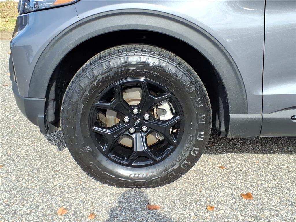used 2022 Ford Explorer car, priced at $33,384