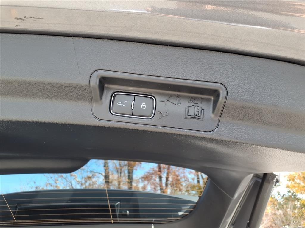 used 2022 Ford Explorer car, priced at $33,384