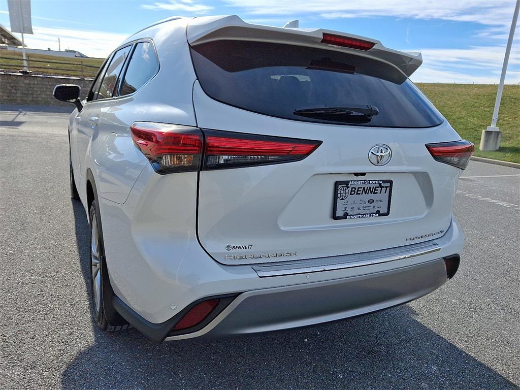 used 2023 Toyota Highlander car, priced at $44,947