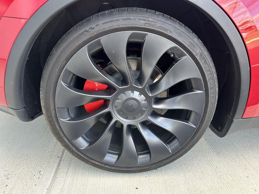 Tesla Model Y view 19
