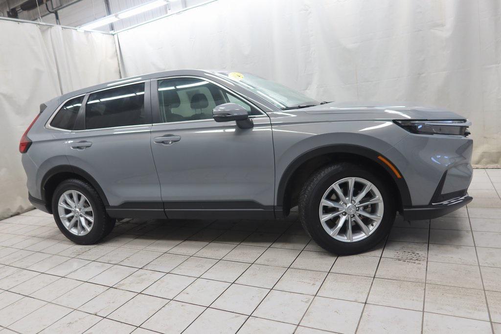 used 2025 Honda CR-V car, priced at $31,900