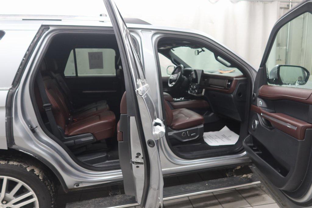 used 2024 Ford Expedition car, priced at $50,820