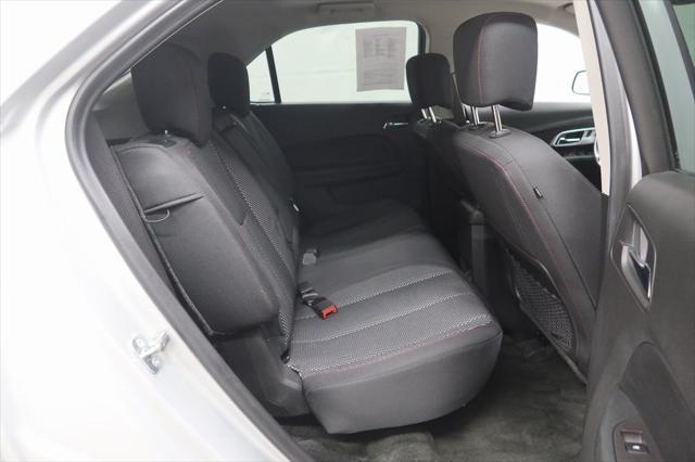 2017 Silver Ice Metallic Chevrolet Equinox