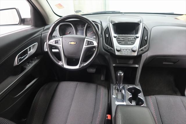 2017 Silver Ice Metallic Chevrolet Equinox