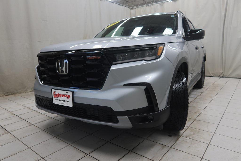 used 2025 Honda Pilot car, priced at $43,853