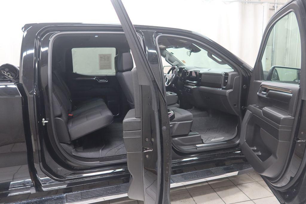 used 2024 Chevrolet Silverado 1500 car, priced at $33,908