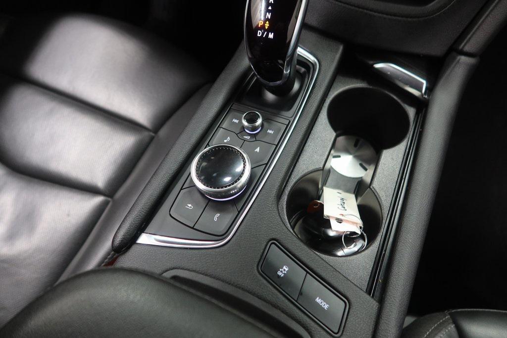 used 2022 Cadillac XT5 car, priced at $27,991