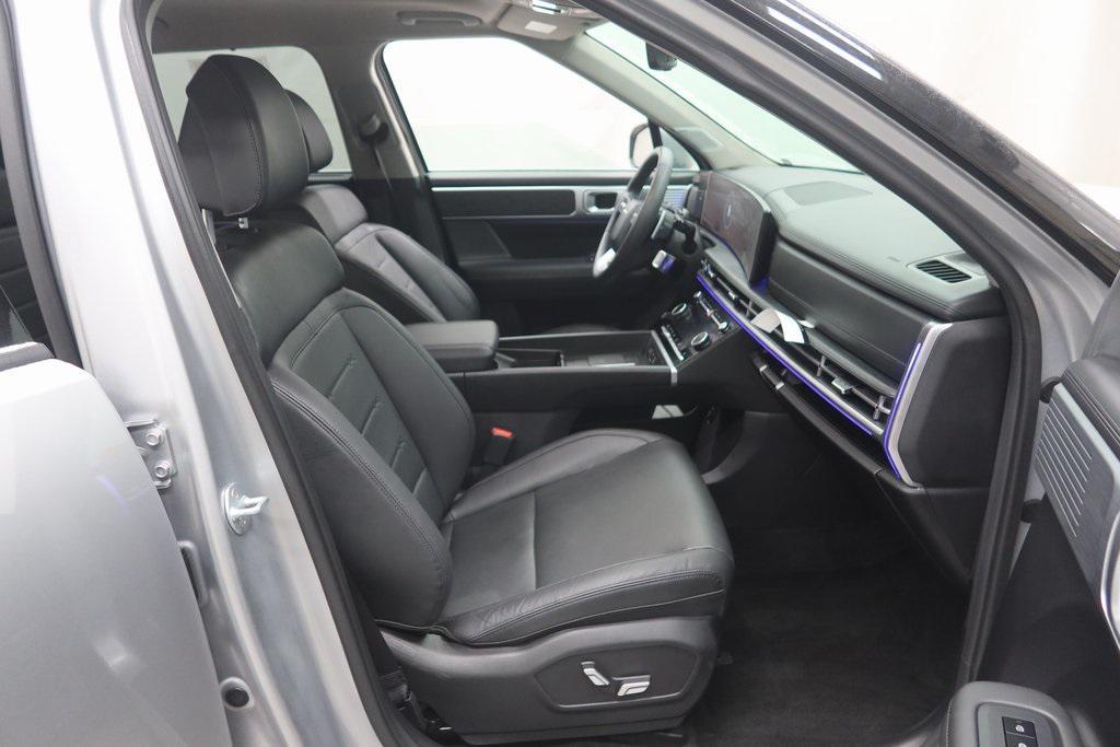 used 2025 Hyundai Santa Fe car, priced at $37,988