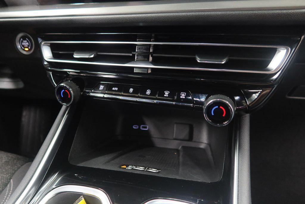 used 2024 Chevrolet Traverse car, priced at $36,315