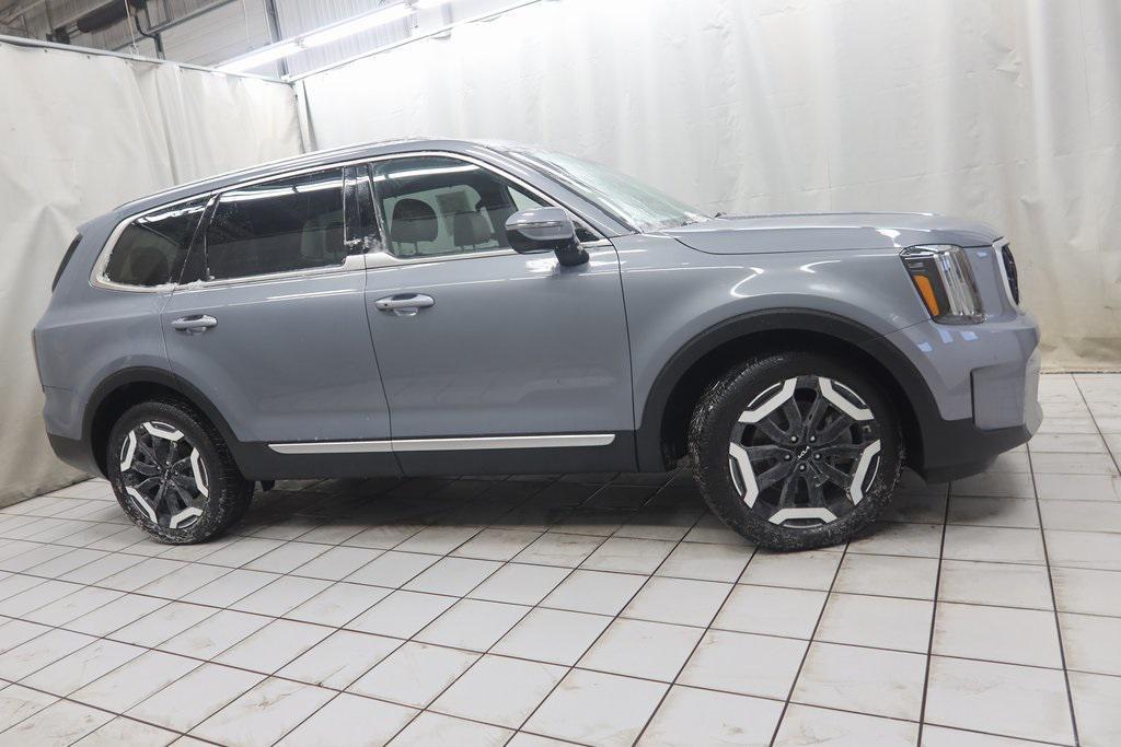 used 2023 Kia Telluride car, priced at $28,602