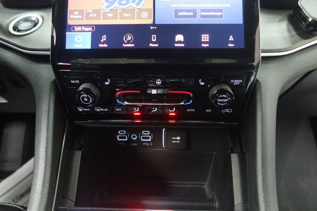 used 2024 Jeep Grand Cherokee car, priced at $30,761