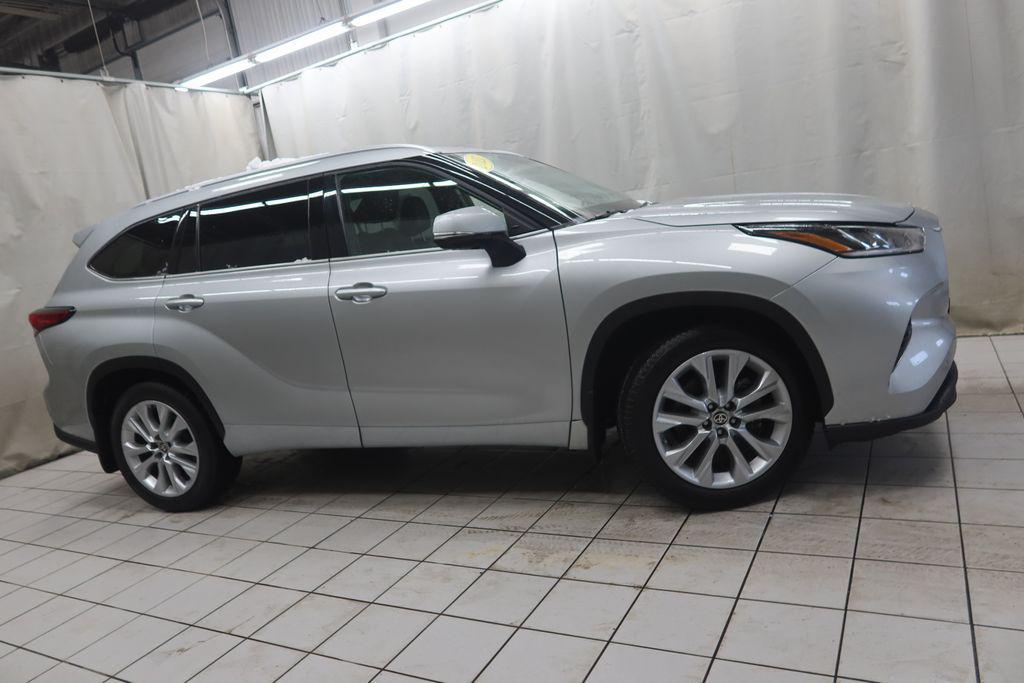 used 2021 Toyota Highlander car, priced at $30,474
