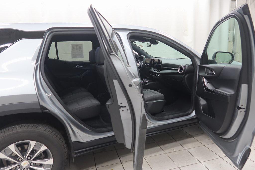 used 2025 Chevrolet Equinox car, priced at $26,941