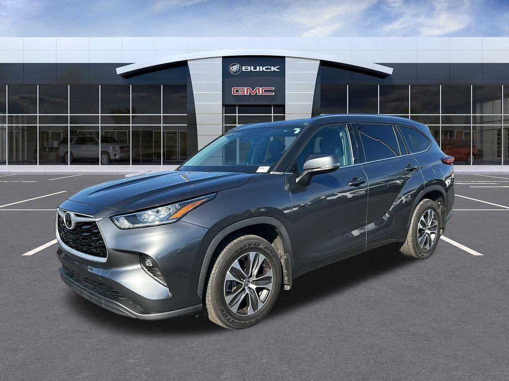used 2020 Toyota Highlander car, priced at $22,400