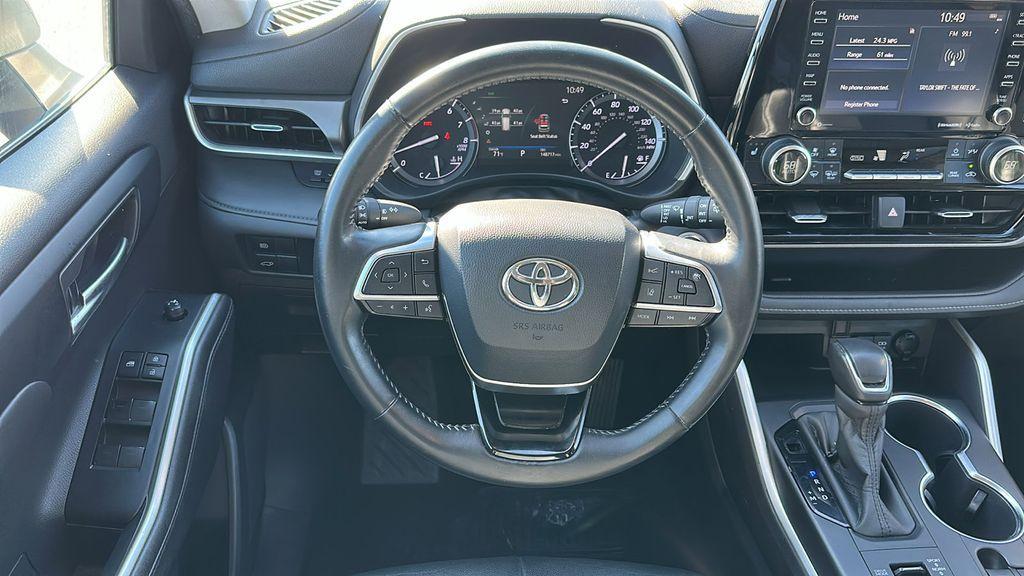 used 2020 Toyota Highlander car, priced at $22,400