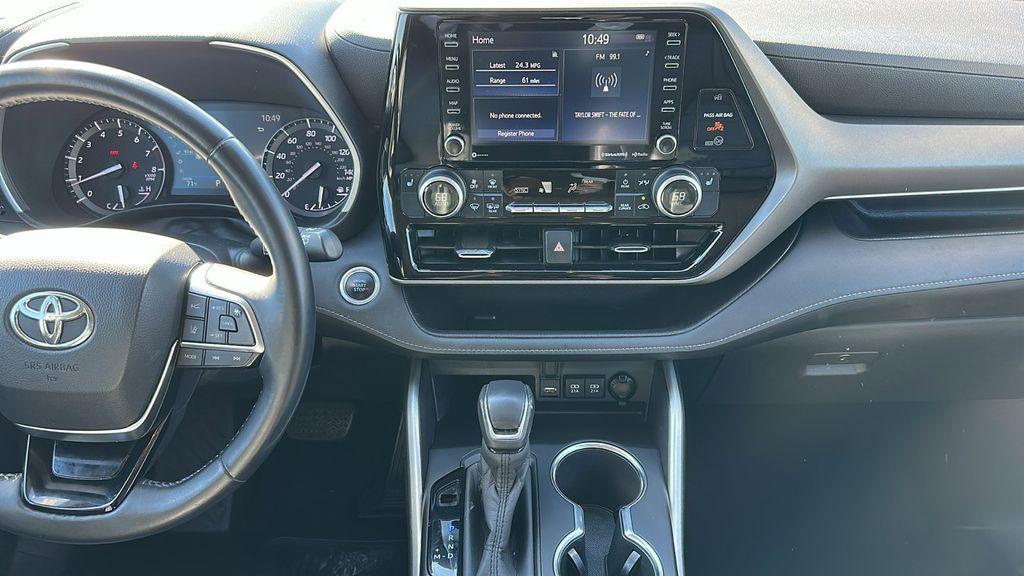 used 2020 Toyota Highlander car, priced at $22,400