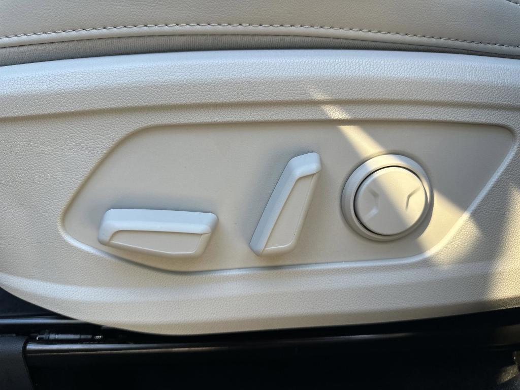 new 2025 Kia Sorento car, priced at $35,500