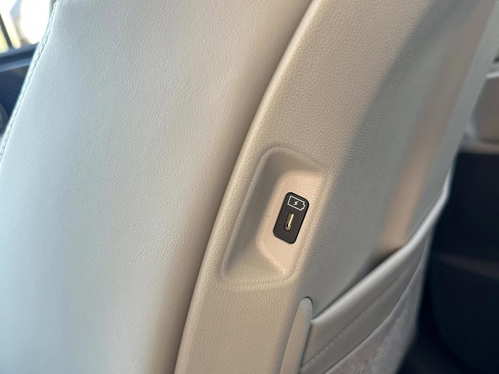 new 2025 Kia Sorento car, priced at $35,500