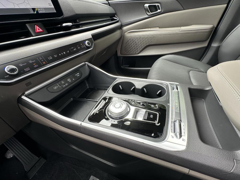 new 2026 Kia Carnival Hybrid car, priced at $48,988