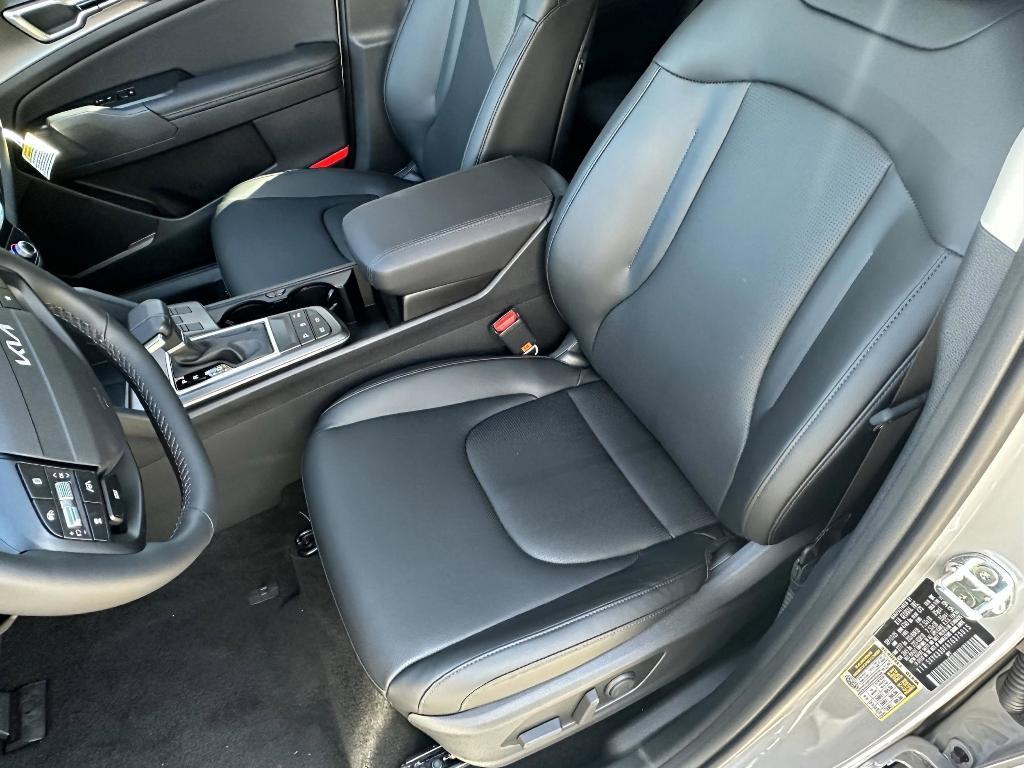 new 2026 Kia Sportage car, priced at $32,000