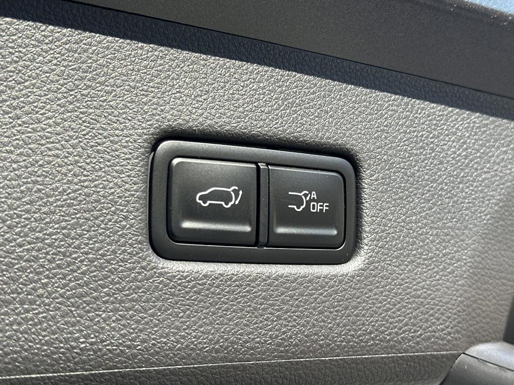 new 2026 Kia Carnival Hybrid car, priced at $54,502