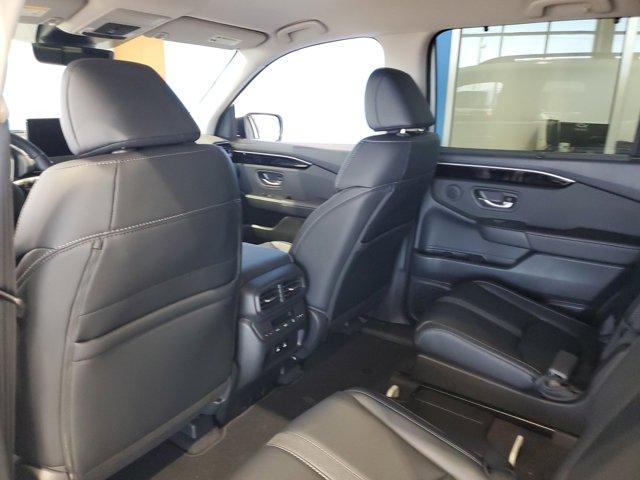 new 2026 Honda Pilot car, priced at $43,971