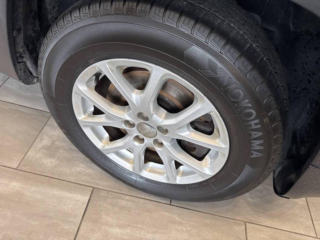 used 2015 Jeep Cherokee car, priced at $6,990