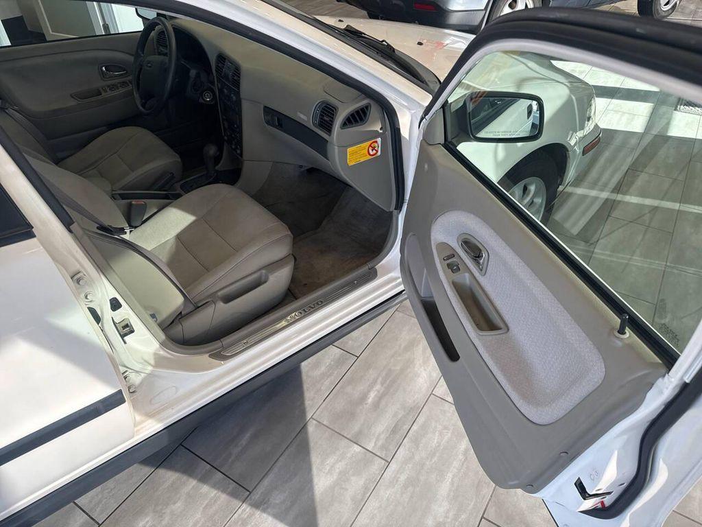 used 2001 Volvo S40 car, priced at $4,990