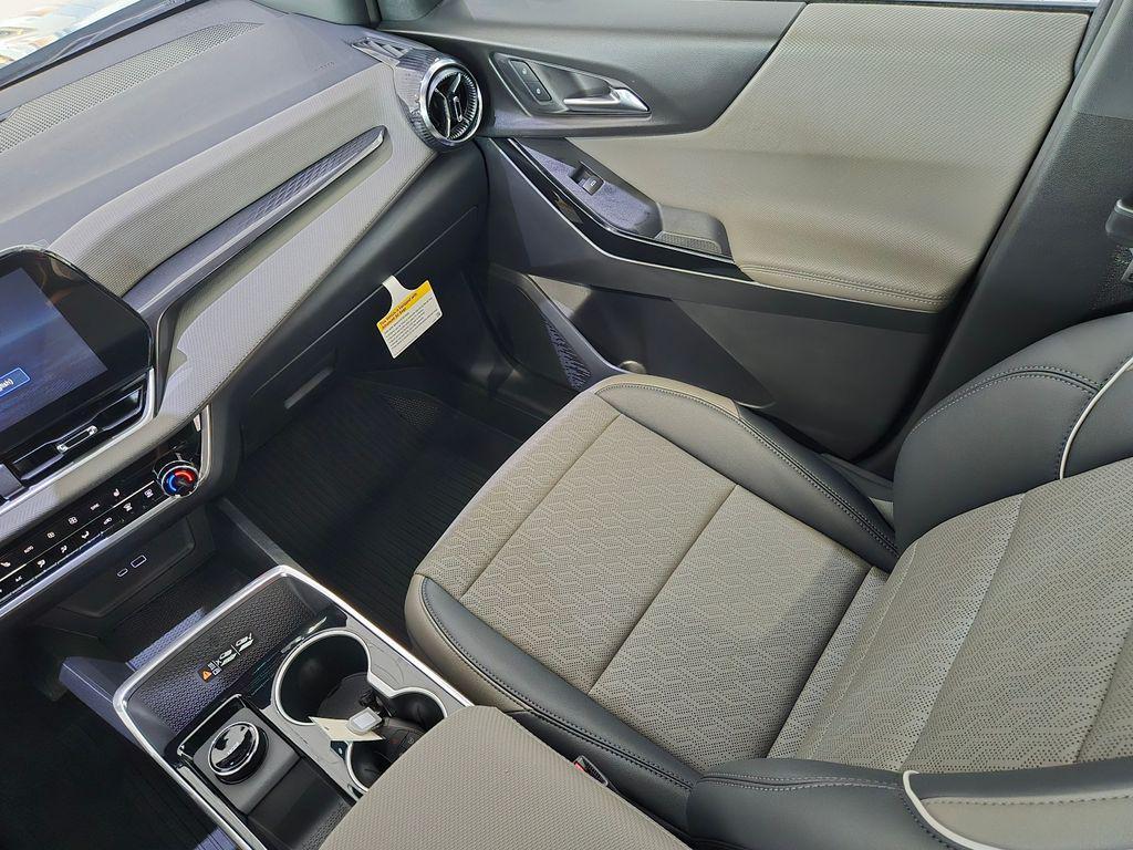new 2026 Chevrolet Equinox car, priced at $32,135