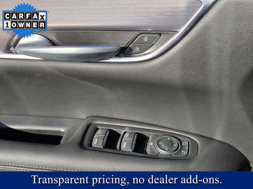 used 2023 Cadillac XT5 car, priced at $23,600