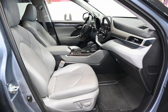 used 2023 Toyota Highlander car, priced at $37,400