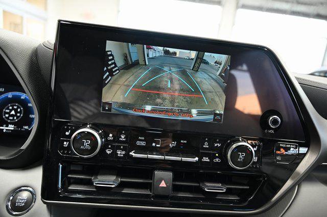 used 2023 Toyota Highlander car, priced at $37,400