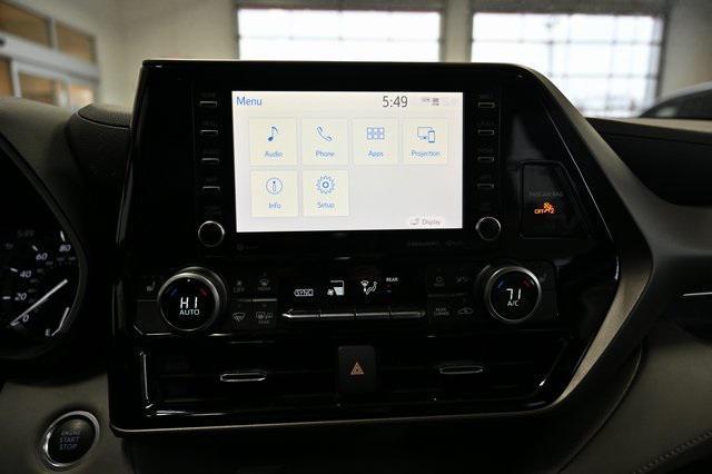 used 2021 Toyota Highlander car, priced at $31,900