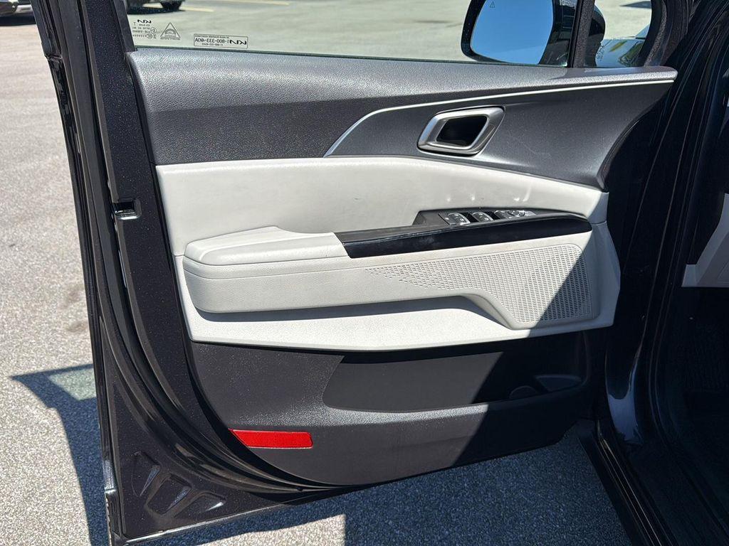 used 2023 Kia Carnival car, priced at $25,100