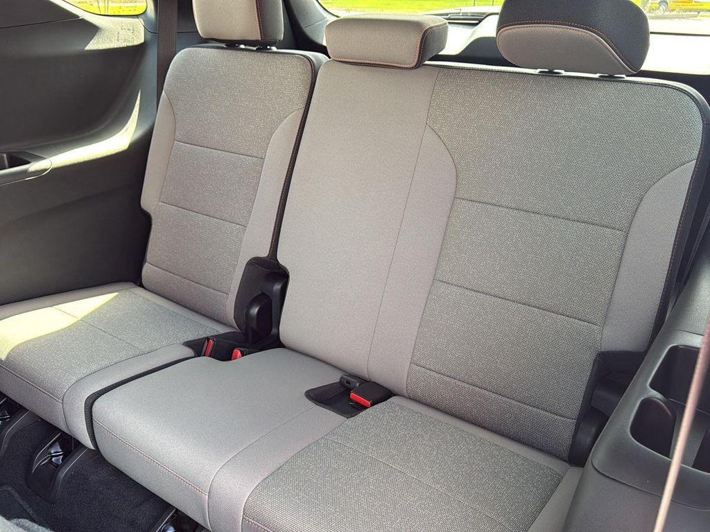 new 2025 Chevrolet Traverse car, priced at $41,090