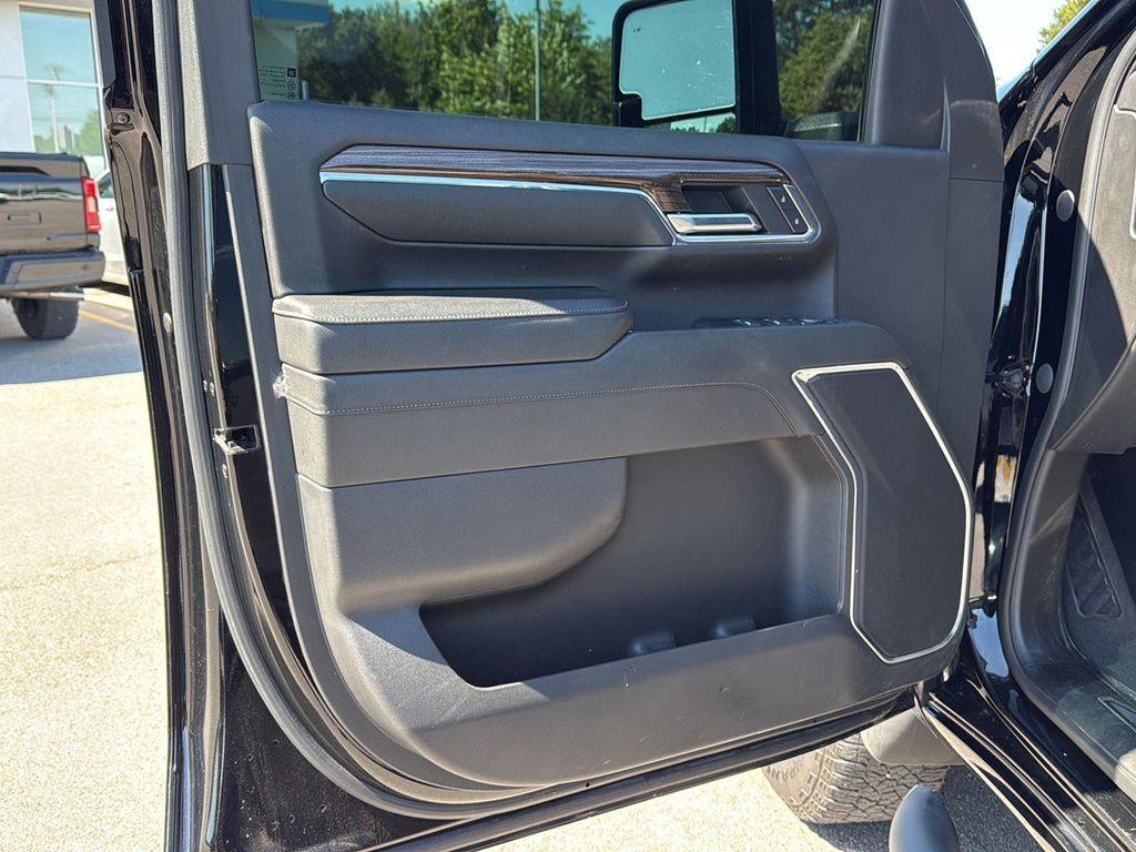 used 2024 Chevrolet Silverado 2500 car, priced at $51,995