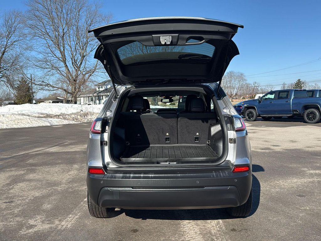 used 2021 Jeep Cherokee car, priced at $14,950