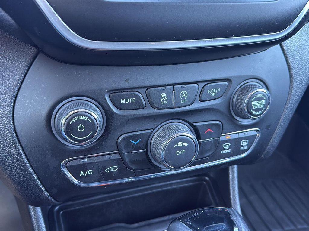 used 2021 Jeep Cherokee car, priced at $14,950