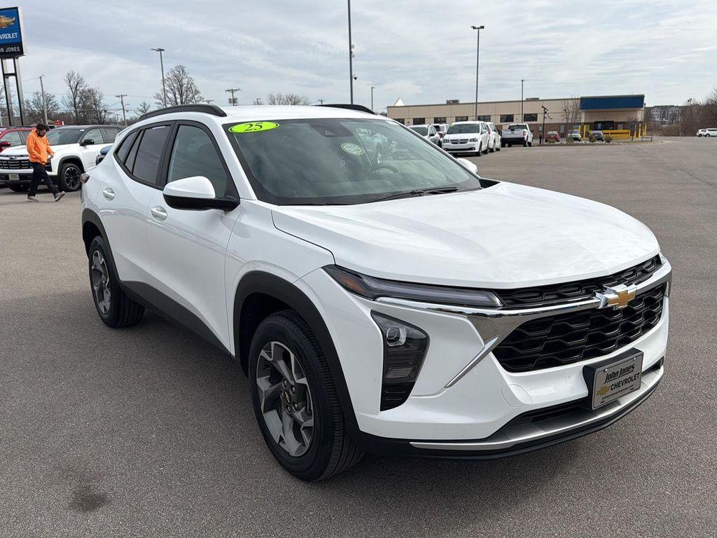 used 2025 Chevrolet Trax car, priced at $22,285