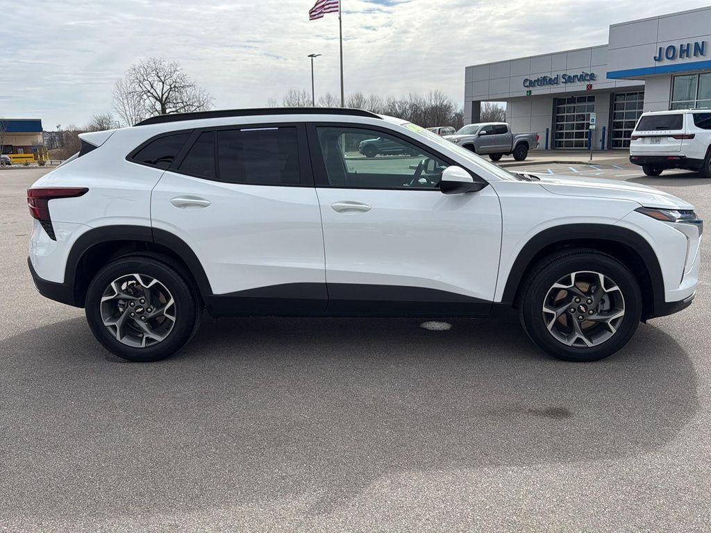 used 2025 Chevrolet Trax car, priced at $22,285