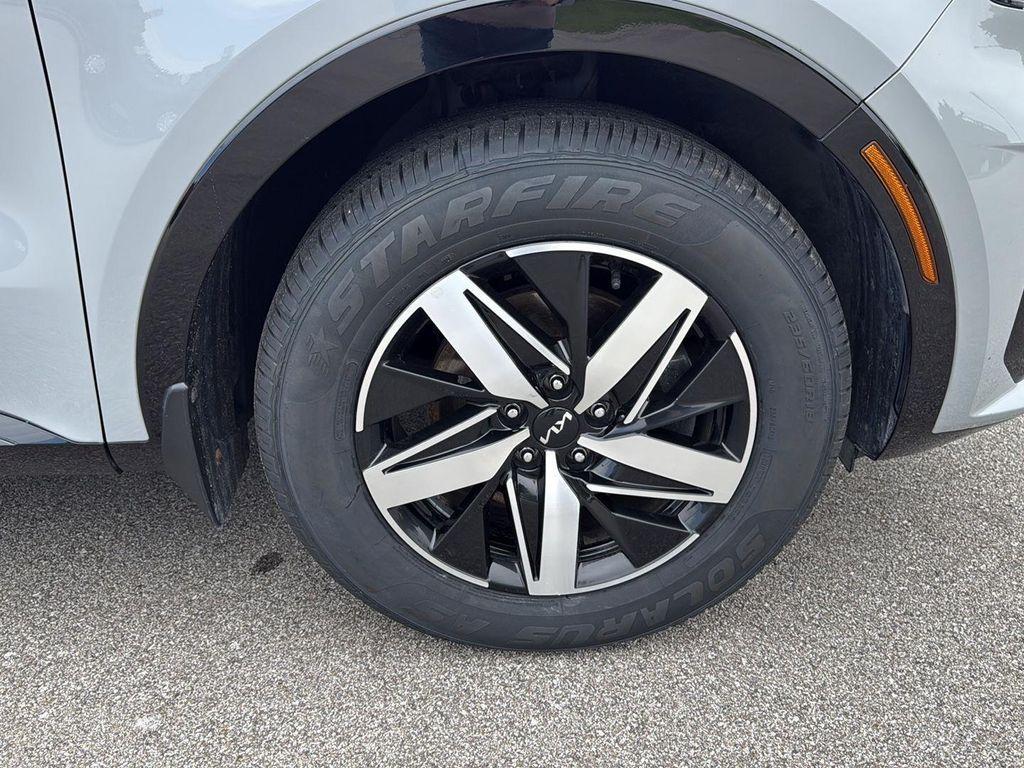 used 2023 Kia Sorento car, priced at $28,995