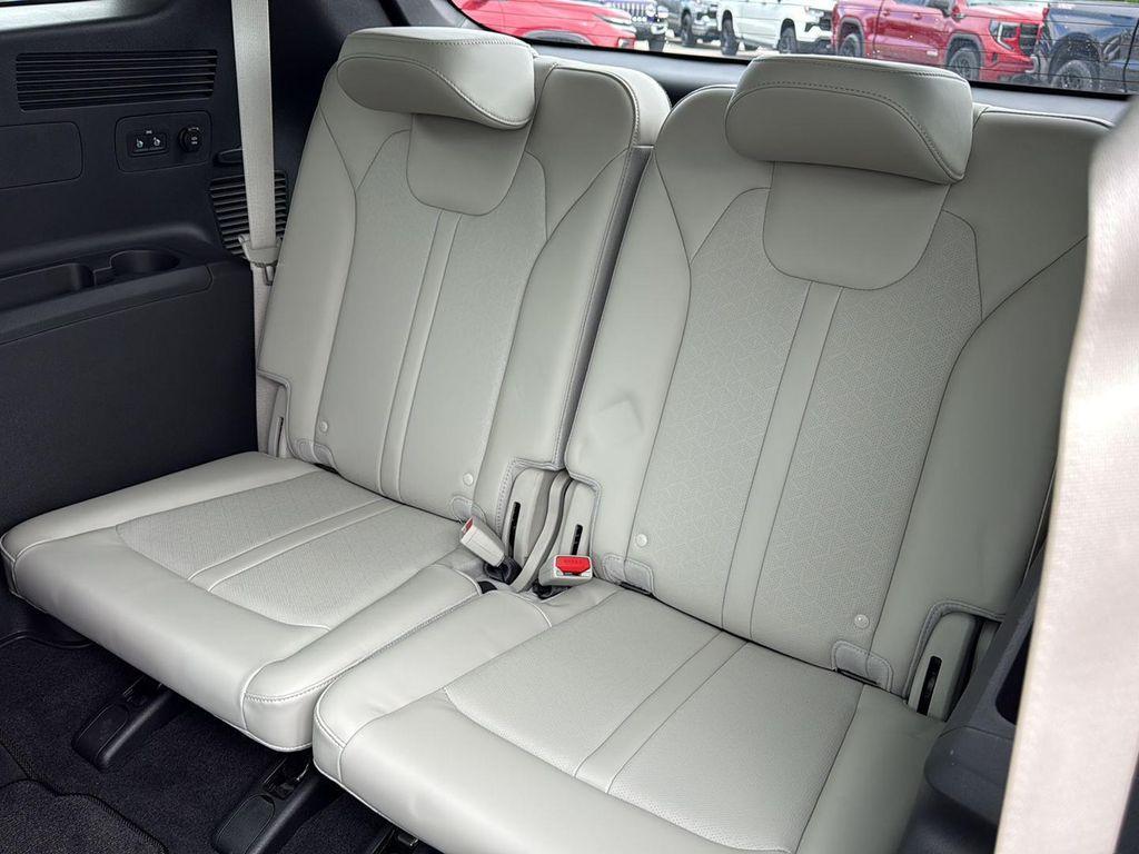 used 2023 Kia Sorento car, priced at $28,995