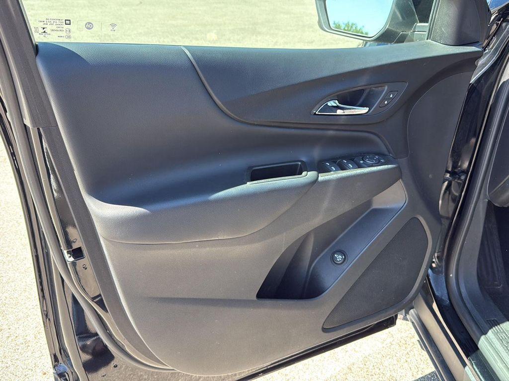 used 2022 Chevrolet Equinox car, priced at $18,800