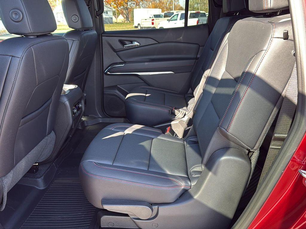 new 2026 Chevrolet Traverse car, priced at $51,440